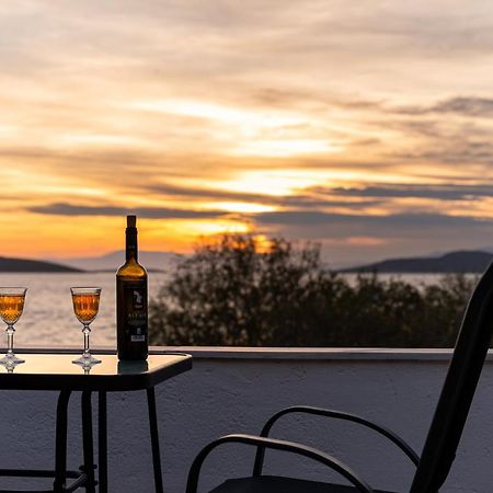 Ο Μόλος Apartman Marmari  Kültér fotó